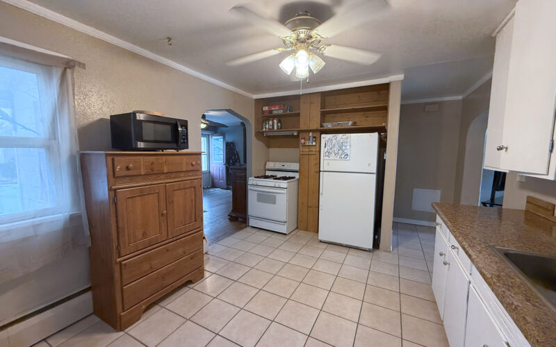 1109 e main kitchen