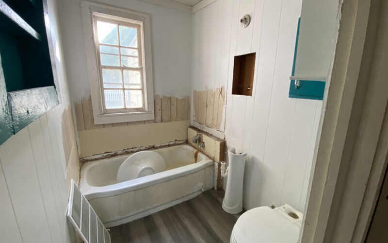 1322 E Webbwood Bathroom1