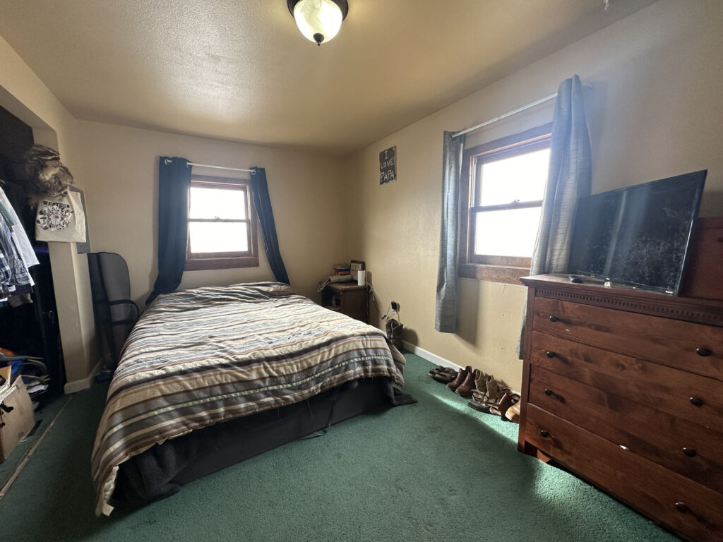 1349 Missouri Valley primary bedroom