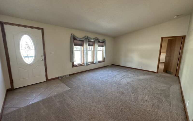 1628 n smith living room 3