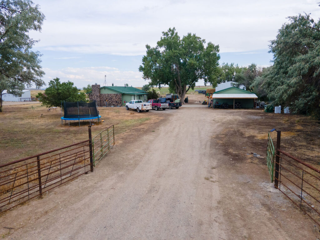 253 e pavillion driveway