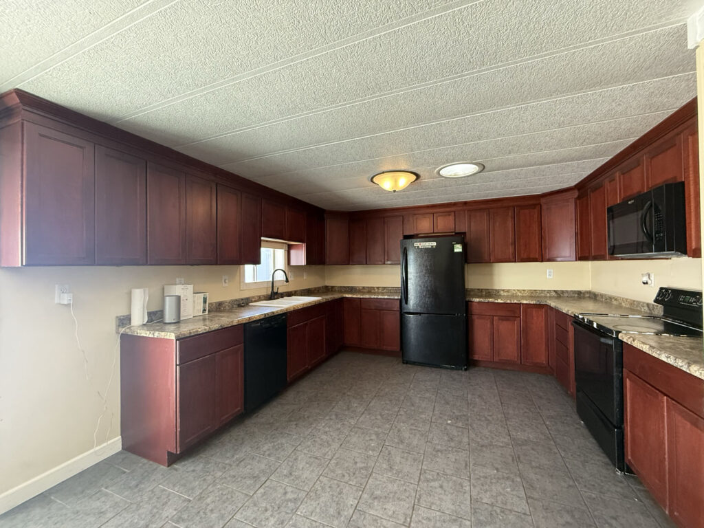 26 meandering new kitchen