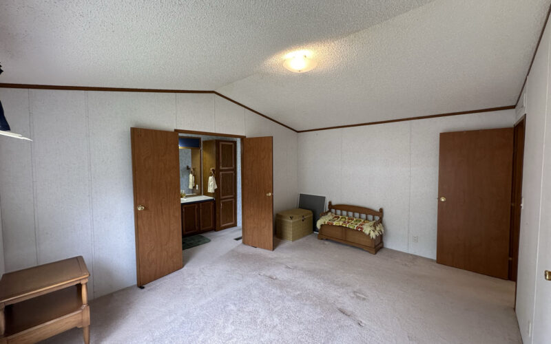 302 S Main primary bedroom 3