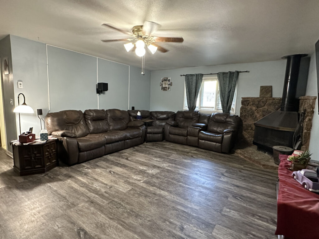 321 Elk family room