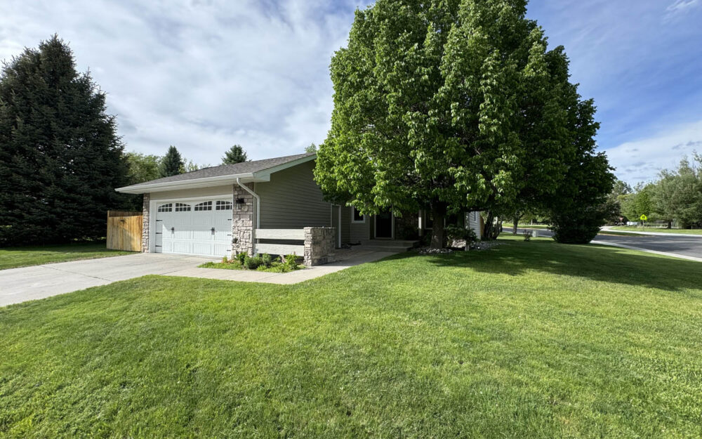 Beautifully Updated Country Club Home at 4002 Pinehurst Court