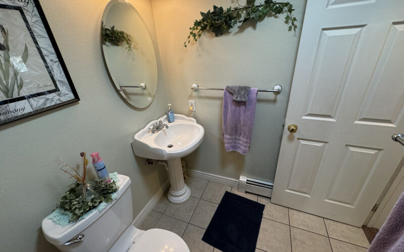 409 northpointe Bathroom 3