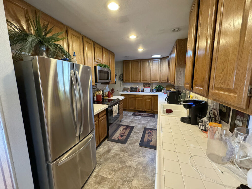 409 northpointe Kitchen 1