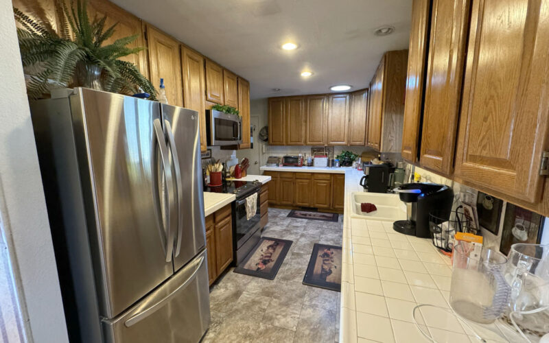 409 northpointe Kitchen 1