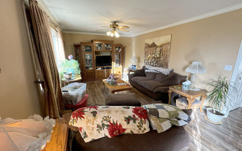 409 northpointe Living Room 2