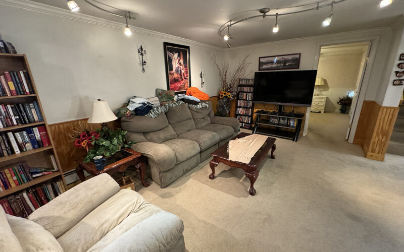 409 northpointe family room 1