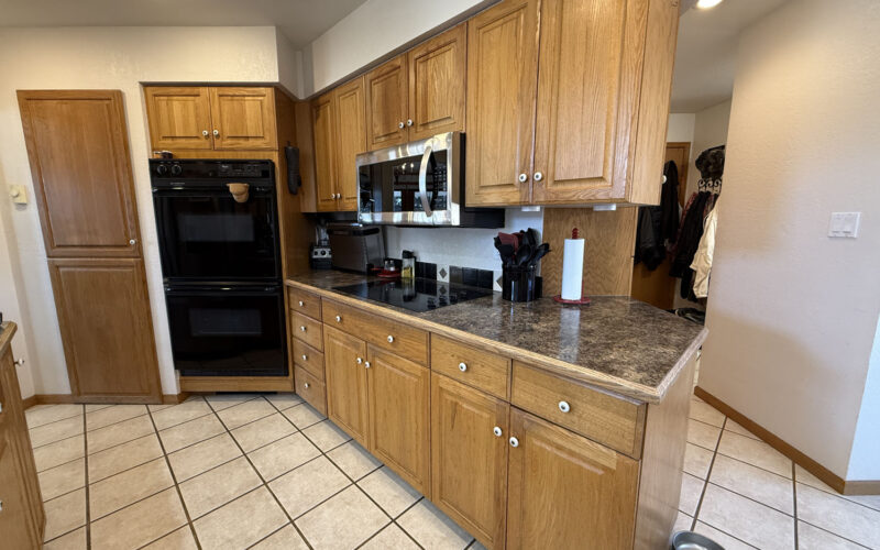 6659 riverview kitchen