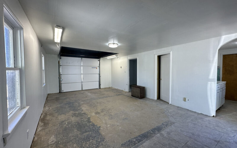 709 e park Garage 4