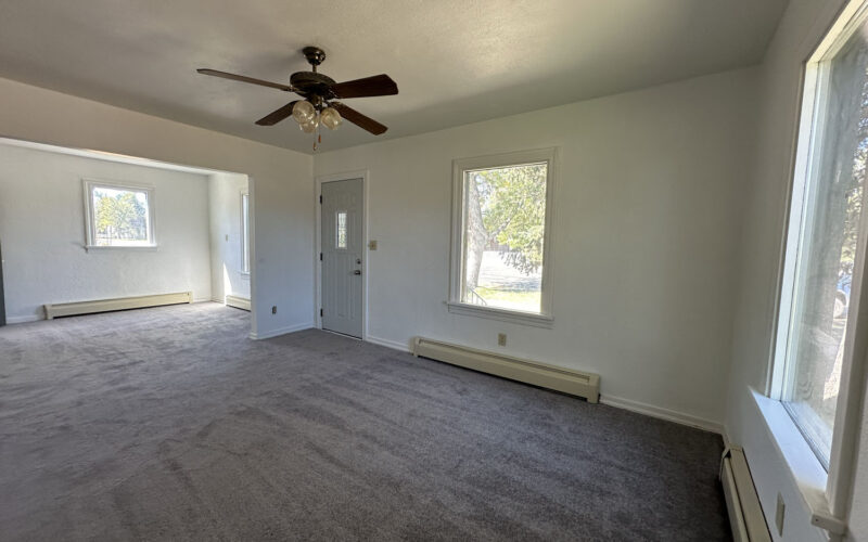 709 e park LivingRoom 2