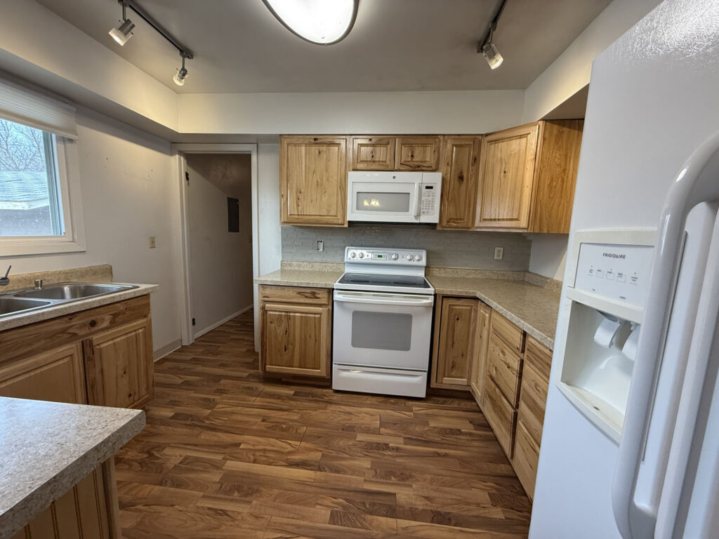 830 n 12th e kitchen 2